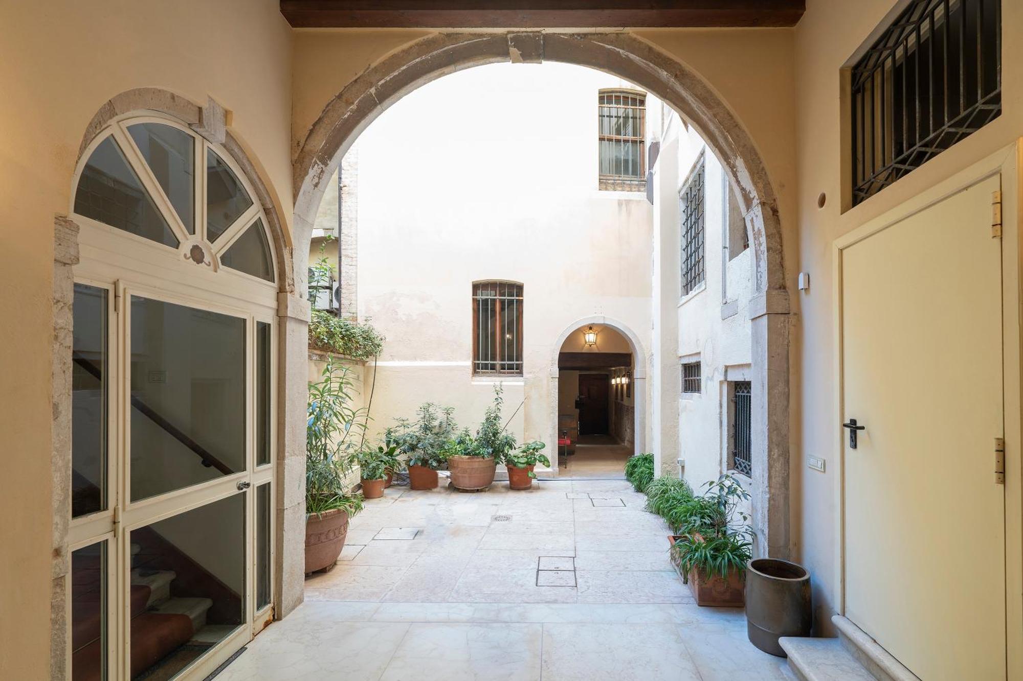 Fortuny3967 Suites & Wine Venedig Eksteriør billede